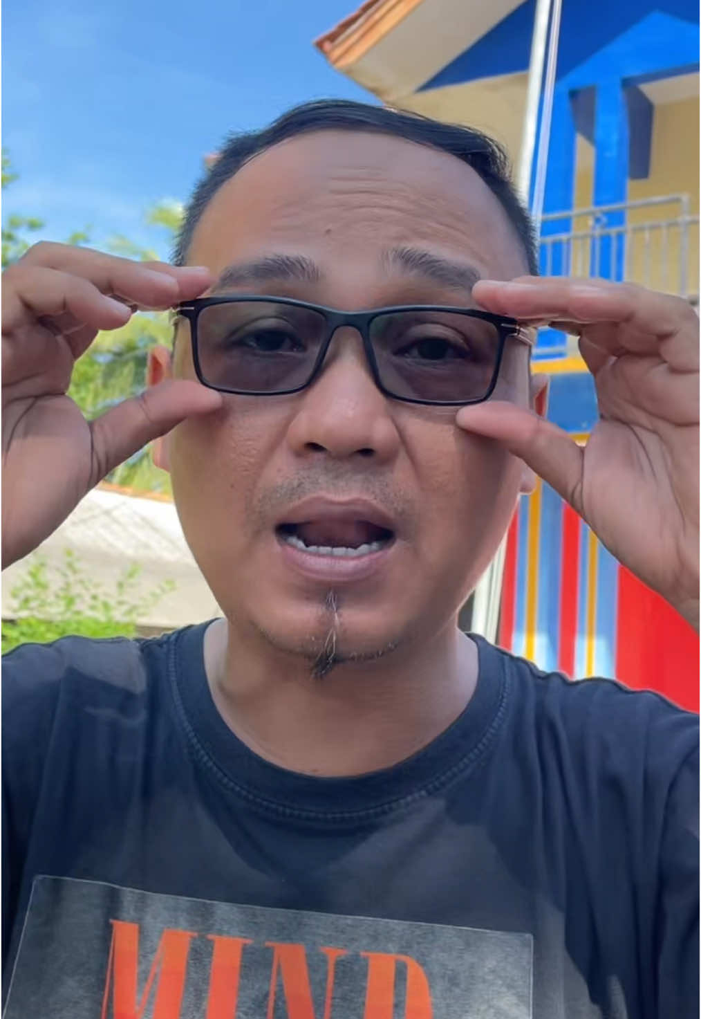 Kacamata Baca Jalan Photocromic Progresif UV Protection #kacamata #kacamataplus #kacamatabaca #satukontentiaphari #racuntiktok #ayahnanangstore 