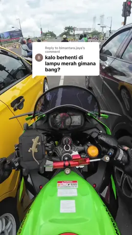 Replying to @bimantara.jaya Nih kalo pas di lampu merah gengs 😁 #mrcacingracing #review #zx25r 