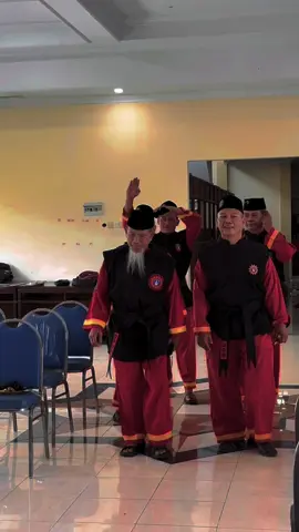 sehat selalu tuan guru  . #tapaksuci #pencaksilat #fyp 