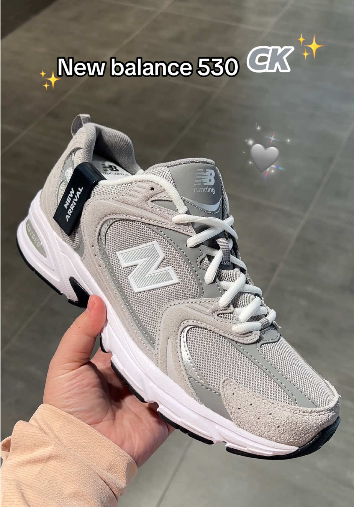 มีพร้อมฉ่งทุกไชสน้าาา🙏🏻🛍️✨ #เทรนด์วันนี้ #fypシ゚ #ilovetiktok #sneakers #newbalance530 #oauntouiiรับหิ้ว 