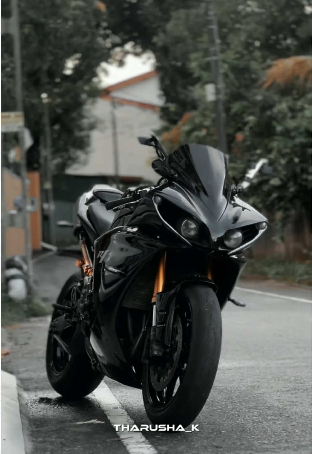 ඇත්තටම නුඹයි දන්නෙ මා ගැන..🥹🖤  #fypシ゚ #viral #yamahar1 #r1 #highcapacitysrilanka🇱🇰 #highcapacitybikes🇱🇰🇯🇵 #srilankan_tik_tok🇱🇰 #toothless #R1 #trendingtiktok #bike @𝐇𝐞𝐳𝐢.𝐲𝐲𝐲 🦋✨  
