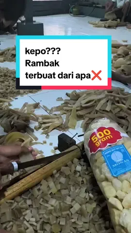Rambak terbuat dari apa??  terbuat dari kulit sapi asli makanya rasanya Asin Gurih nikmat masih kepo???  komen ya... #dorokdok #jangek #rambak #krecek #kerupukkulitsapi 