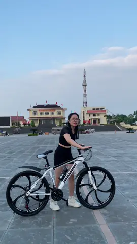Mẫu xe đạp địa hình thể thao Mingu Inova bản đột phá cao cấp. Thiết kế vành đúc và nan #xuhuong #xedap #xedapthethao #xedapdiahinh #bike #minguinova 