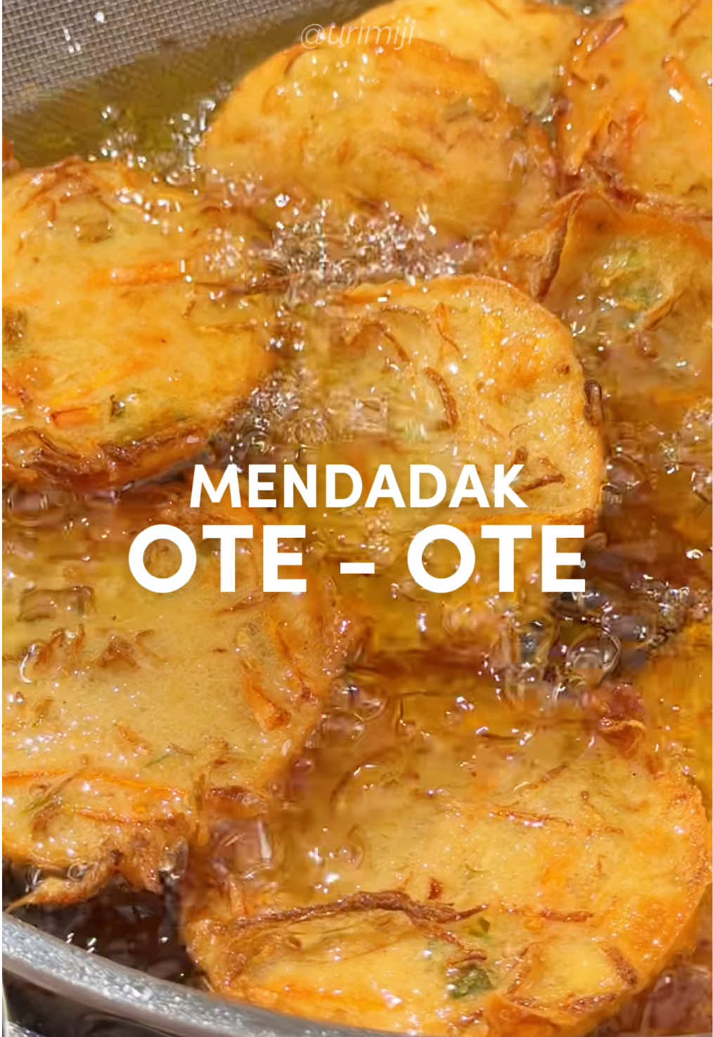 Laris manis sering ludes kalo jualan ini. Siapa yang mau resepnya? 🙋🏻‍♀️🙋🏻 #gorengan #oteote #bakwansayur #urimiji #gorenganenak #idejualan #urimijirecipe #urimijicooking #resepsimpel #resepsimple #resepjualan #jajanan #godox