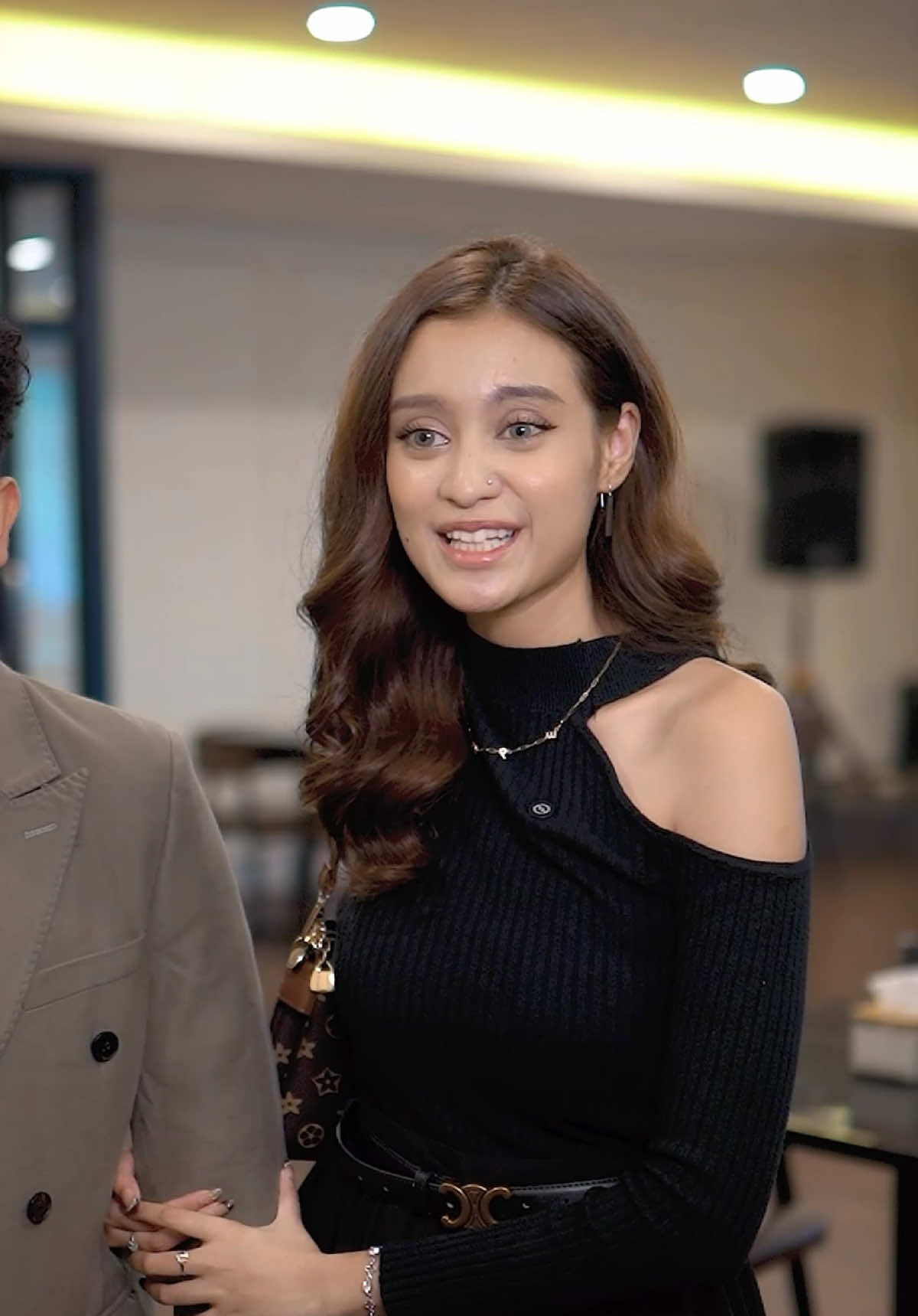 Bertemu dgn nya kembali setelah berpisah, rasanya campur aduk.. @Har Deniro @lana.keiraa #SerialTiktok #TikTokTainment #TikTokSeriesFuture #mantan #terindah #Love #drama #dramatiktok #moots? #fyp #xyzbca #4upageシ #4u #lewatberanda 