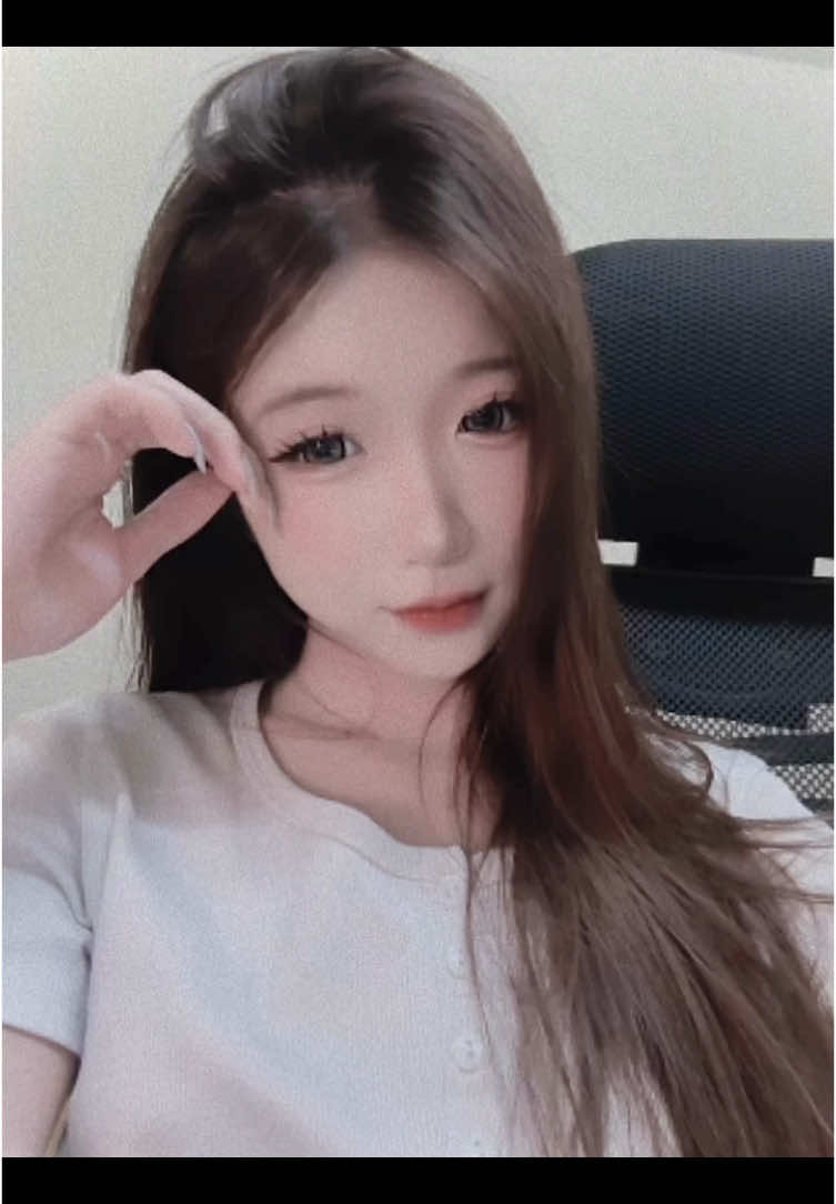 chỉ muốn ôm anh vào lòng😝#xh 