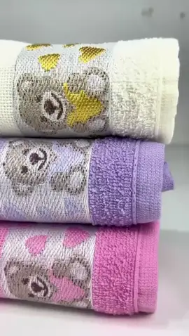 Confira Kit com 1, 2 ou 3 Toalhas de Banho Infantil Barra para Personalizar Algodão Suave Macia Leve com 54% de desconto! Somente R$24,99 - R$65,99. Encontre na Shopee agora! 