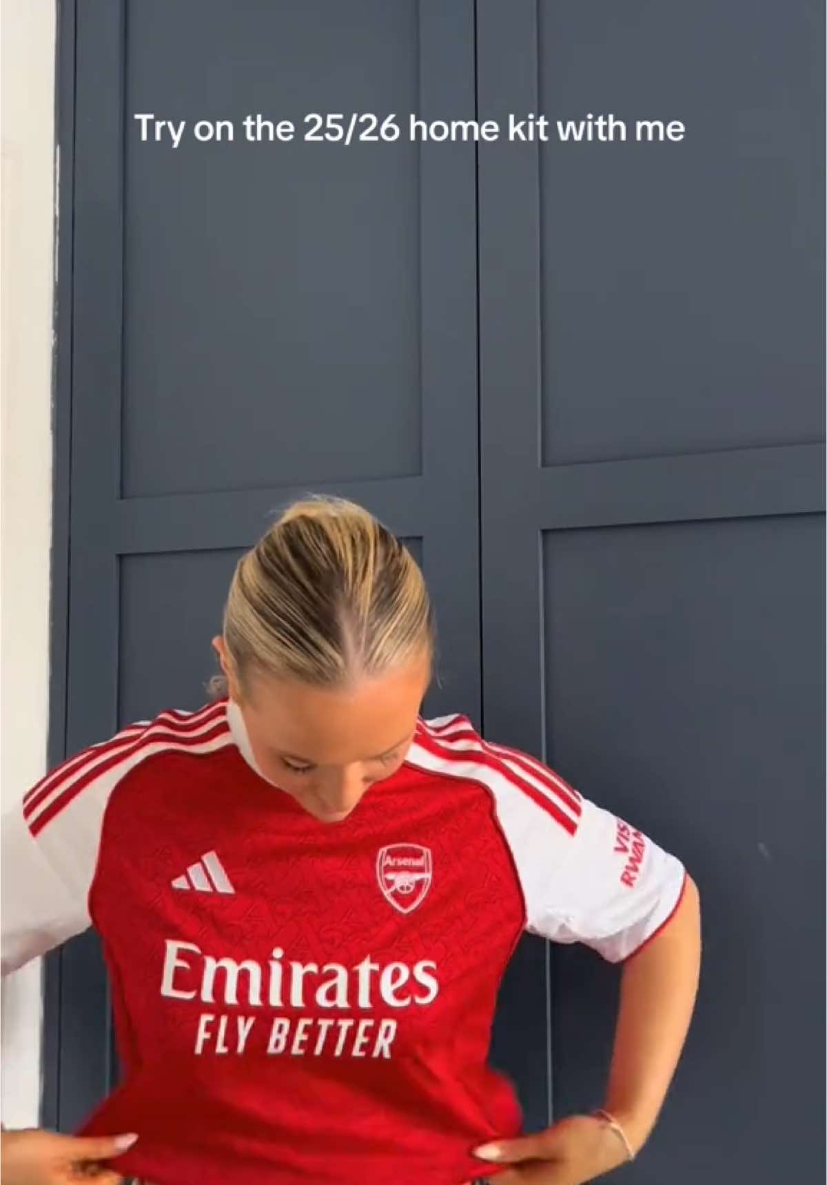 I’m obsessed 😍❤️ #football #arsenal #fyp #arsenalshirt #PremierLeague 