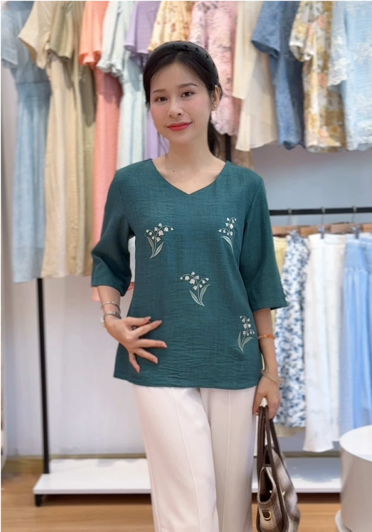 Set đồ áo xinh + quần xinh tặng mẹ ạ #thoitrangtrungnien #thoitrang #aoxinh 