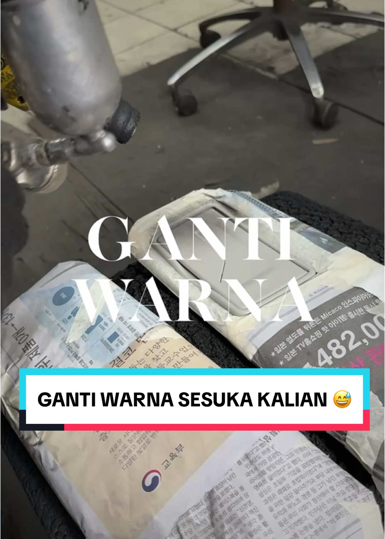 Sunvisor siap ganti warna, dari Abu abu jadi Black 😅🤩😖 📍MGK Kemayoran lt 6 Blok G2 no 8 Jakarta Pusat 📍 Area Surabaya Sekitarnya ( Delivery Order )  📲 Konsultasi = 0857-7727-7771 ( WA )  #q1 #q1restorasi #q1restorasiinterior #q1restoration #q1restorationinterior #restorasi #interior #restorasiinterior #restorationinterior #restorasimobil #perbaikan #perbaikanmobil #perawataninteriormobil #bengkelinteriormobil #bengkeljakarta #bengkelsurabaya #bengkelmobilterdekat #backtooriginal #backtofresh #sunvisor #coloring #gantiwarna