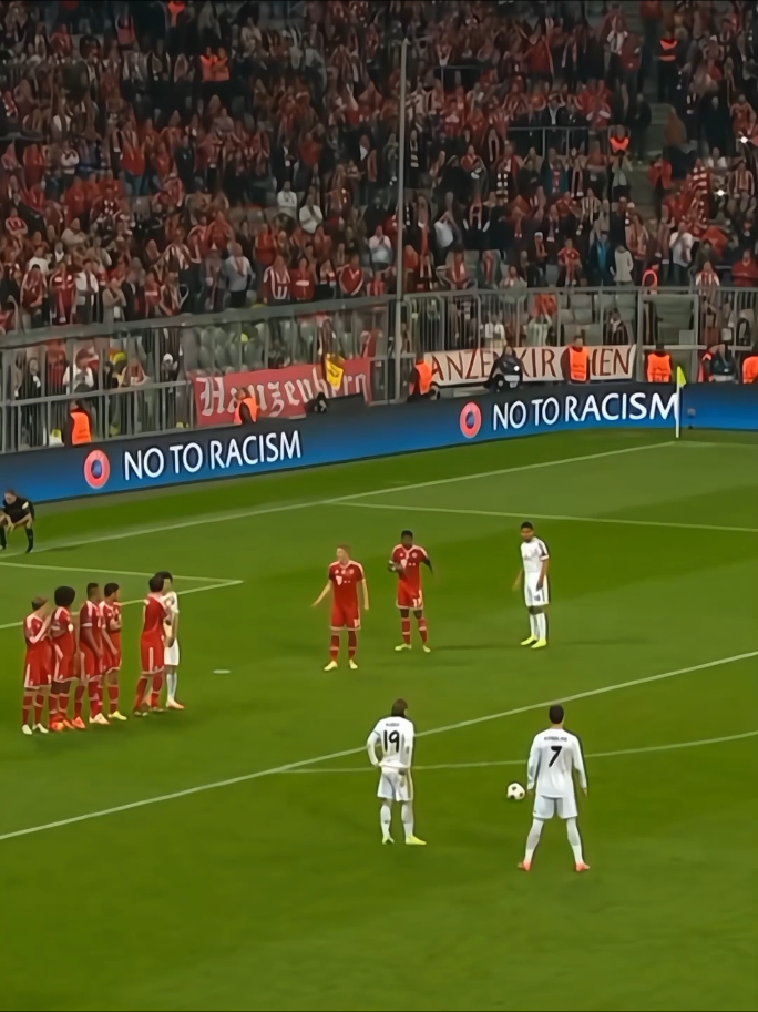 Ronaldo vs Bayern Munich 2014 / Ronaldo Skills#viralvideos #foruyou #footballtiktok #skills #ronaldo 