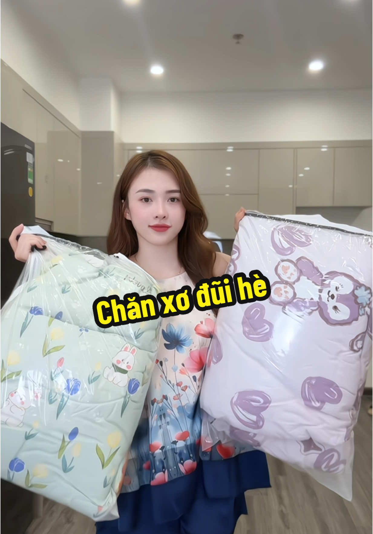 Sang nhà mới cái e lại phải mua thêm mấy cái chăn hè liền 😍 #mebim #landaulamvo 
