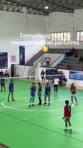 Smngt😊#volleyballplayer #midleblocker #quiker 