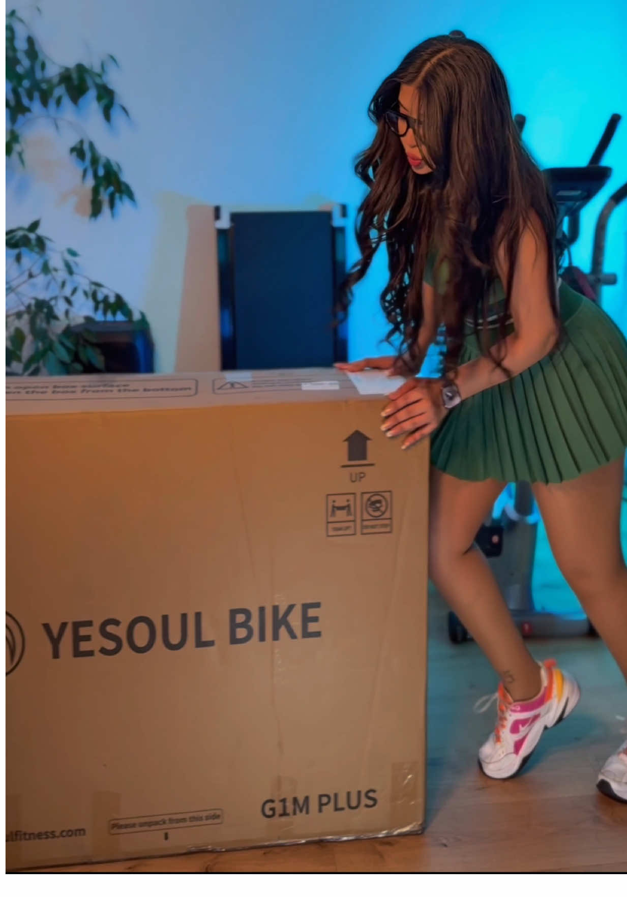 Free streaming with multimedia casting,turn your home workouts into endless fun! - Link：https://bit.ly/4j6M9n6 - @yesoulfitness.official - YESOUL G1M Plus bike,only $499USD, use code imvenus10  for extra $100USD off! -#yesoul #funcardio #cyclingindoor #yesoulfitness 