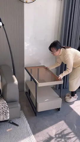 Đồ nội thất mềm mại trong phòng khách và phòng ngủ là thứ tôi đã yêu ngay từ cái nhìn đầu tiên. Ấn tượng đầu tiên là nó ấm áp và thoải mái. Tất nhiên, nó cũng rất thoải mái để sống.  Về bầu không khí #tối giản #những điều tốt đẹp để cải thiện hạnh phúc #nhà