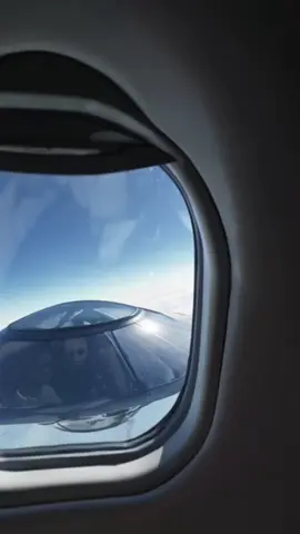 Passenger captures footage of a UFO that was following there airplane! Look closely and you will get a glimpse of the pilots! #UFO #ufos #uaps #uap #Aliens #Alien #OVNI #breakingnews #airplane 