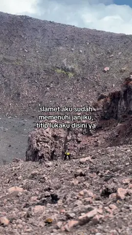puncak tertinggi mencintai adalah mengikhlaskan #pendaki #pendakigunung #fyp 