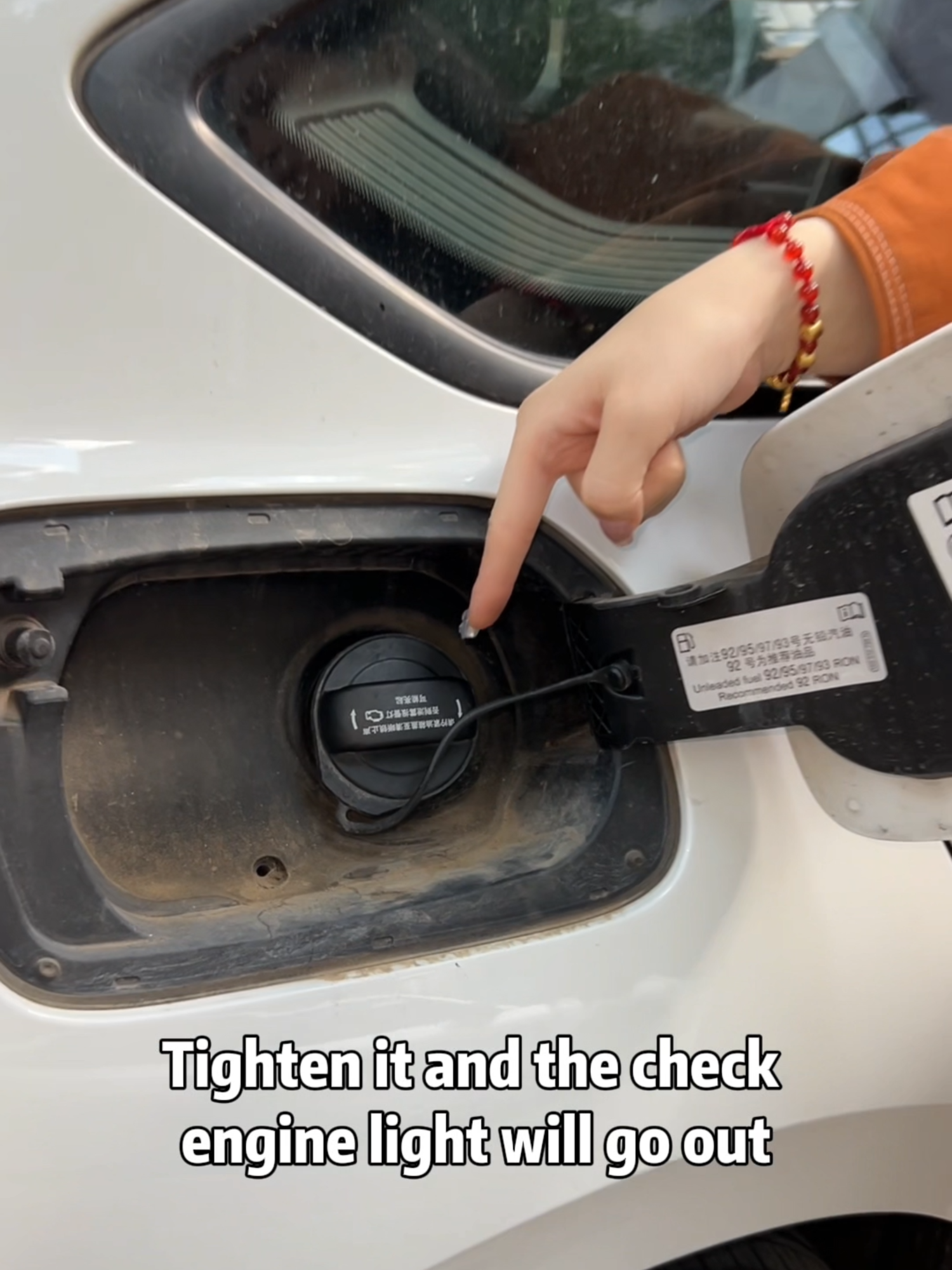 Do you know the secret of your car's fuel tank cap?#tips #carsoftiktok #car