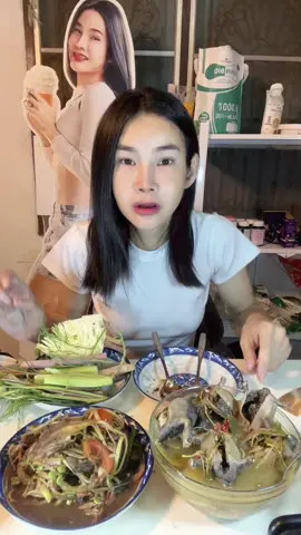 เป็นการเปิดประสบการณ์กินต้มอึ่งไข่ครั้งแรกไม่ผิดหวังเลือกร้านไม่ผิดเลยจริงๆค่ะไว้มีโอกาสจะไปนั่งทานที่ร้านเพราะเค้าบอกว่าที่ร้านบรรยากาศดีมาก  มีอาหารพื้นบ้านอีกหลายอย่างที่ไม่ได้กินมานานแล้วว่างวันไหนจะไปทันทีคะแนนเต็ม 10 ให้ 10 ค่ะสำหรับต้มอึ่งส้มตำก็อร่อยมากปลาร้านัวมากยกนิ้วให้ ##มายด์มีนย์ชฎา##คนดังในtiktok##tiktokครีเอเตอร์##กระแสมาแรง##tiktok##พิษณุโลก##พิษณุโลกหวานเจี๊ยบ