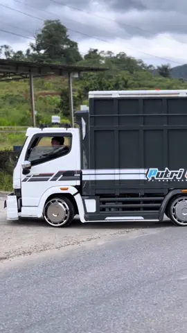 Ucapan terimakasi pd pk walikota bukittinggi atas pemberian major favori #atomicbukittinggi #bukitttinggigemilang2025 #garagarabayusile #pialawalikotabukittinggi2025 #atomiccarmeetup3 @putri kembar @Phase Car Audio Solok @Lincah Variasi jambi @𝘼 𝙉 𝘿 𝙍 𝙀_⚡ @Bg MOZH@888 @MHD y o g a @asep @libra82👌 
