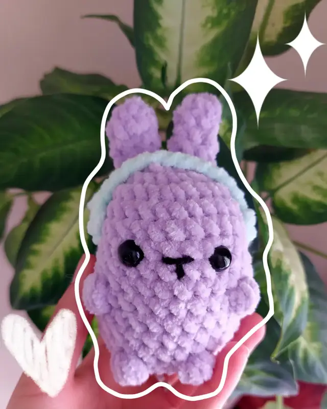 Pattern by @kiwoo.crochet on Insta! #crochet #crochetersoftiktok #crochettiktok #amigurumi #bunny #plushie #fyp #fypsounds 