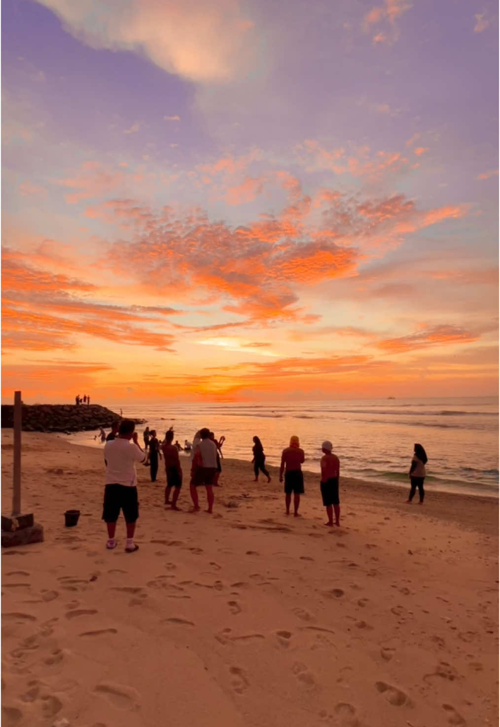 Membalas @Eneng Feby iyaa kak sepi soalnya pantainya khusus tamu yg menginap bukan buat umum 🤪 #tanjunglesung #pantaitanjunglesung #privatebeach 