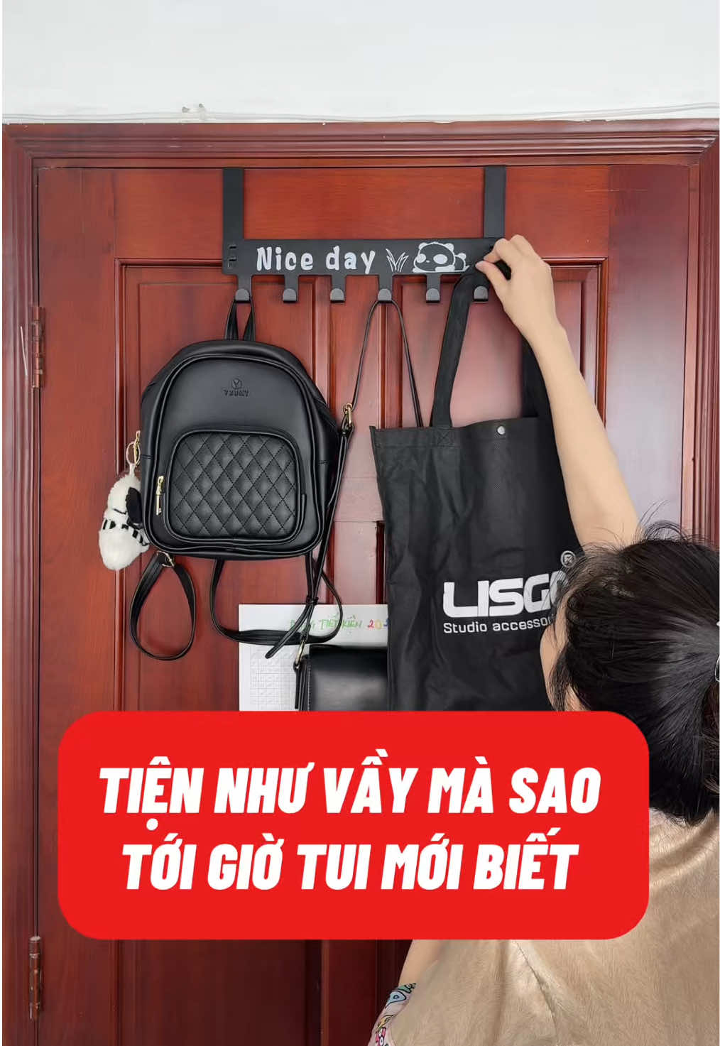 Xài móc treo sau cửa này khỏi cần khoan tiện nè mấy bà #ngandecor #diyhomedecor #moctreosaucua #moctreosaucanhcua 