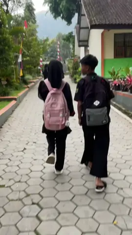😖 #jalanbareng #pulangsekolah #4u #foryoupage #fyp 