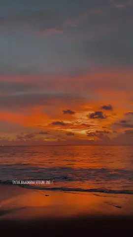 Sekarang kita udah ga bisa liat sunset secantik ini lagi berdua 🌅pemandangan disana jauh lebih cantik ya?🥺 Sunset dihatiku tidak lagi sama💔 entah lah sulit dijelaskan, disetiap sudut ada kenangannya, kamu yang tenang yaa disana, aku percaya takdir allah selalu yang terbaik untuk hambanya 🤍 #atardecer @Alvis Devitra 🌹