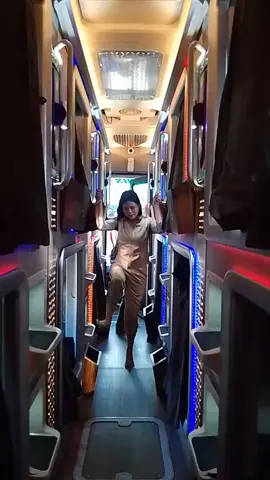 Langsung Dipraktekkan Sama Pramugarinya,Cara Naik Slepeer Seat Atas#fyppp#bussemeru