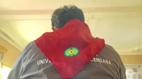 “Langkah kecil hari ini adalah pijakan besar untuk masa depan” Mapala undana membuka pendaftaran bagi calon anggota baru. Yuk daftarkan dirimu sekarang dan jadilah bagian dari perubahan. Bersama alam kami belajar, bersama saudara kami melangkah. Saatnya menempa diri, menjelajah tanpa batas, dan tumbuh dalam jiwa petualang sejati!💪🏞️ Salam lestari! #mapalaUndana  #PendaftarancalonanggotabaruMapalaUndana #undanaberdampak #mahasiswapecintaalam 🏞️#salamlestari!