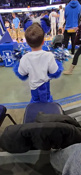 #felixthedancer #felix #sycamorespiritsquad #cheerleading #sycamoresam #mascot #roadto10k 