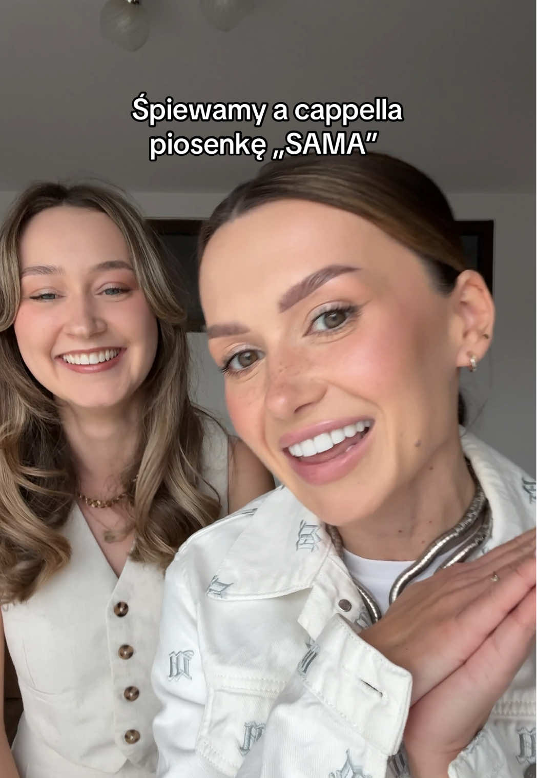 Jeżeli chcielibyście żebym Was odwiedziła tak jak @Klaudia Zarzycka to nagrajcie cover którejś z moich piosenek i oznaczcie #coverwersow oraz # (miasto, w którym mieszkacie) 🔥✨♥️