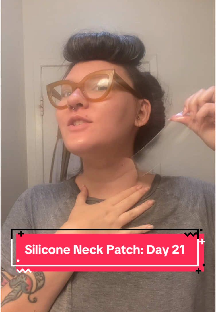 They say it takes 21 days to make a habit so I guess I officially have a silicone neck patch habit 🙈 #skincare 