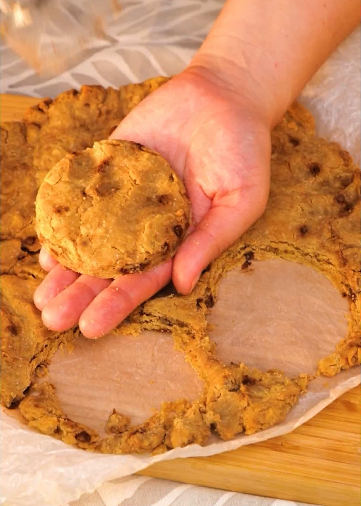 Say goodbye to your kitchen tools 😂✨ these hacks are the way to go! #hacks #kitchen #cooking #baking #fyp #DIY #yummy #cookies 