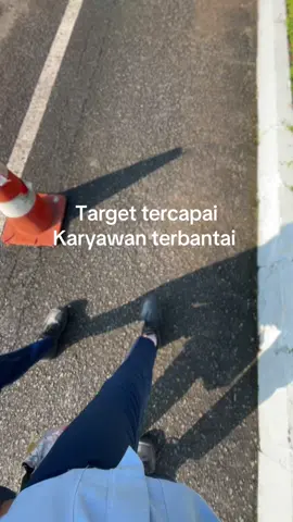 Menyala boyok ku😭#fyp #fypシ゚viral🖤tiktok #pabrikcikarang #injection #trcindustries #kulipabrikcikarang #kulipabrikkarawang #kulipabrikhitz #kawasanejip #anakpabrikcikarang #keluhkesah #katakata 