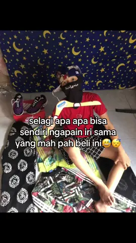 always mandiri😷😴 #berandatiktok #fypシ゚viral🖤tiktok #trending #thrifting #fotolivetiktok 