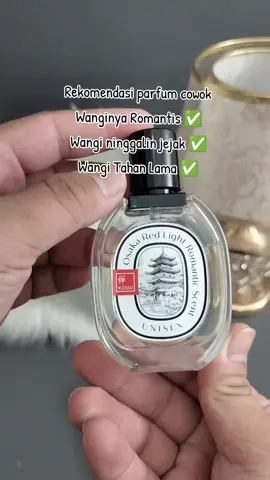 Parfum dengan segala kelebihan nya ! #parfumpria #parfumcowok #parfumtahanlama #fyp #viral #tiktok 