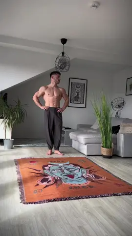 Super saijan training 🫸🏽🤛🏽 #dbz #supersaiyan #shaolin #interiordesign #homeworkout #calisthenics #yogaflow #handstands 