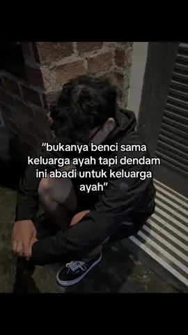 Disitu ada UANG disitu ada kebahagian = keluarga ayah its bullshit