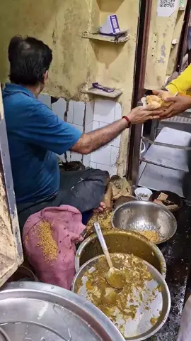 Kachori mein crisp, sabzi mein spice – Laali Changhani ka taste hai priceless! #laalichanghani #clubkachori #indianstreetfood #spicystreetfood #flavorblast