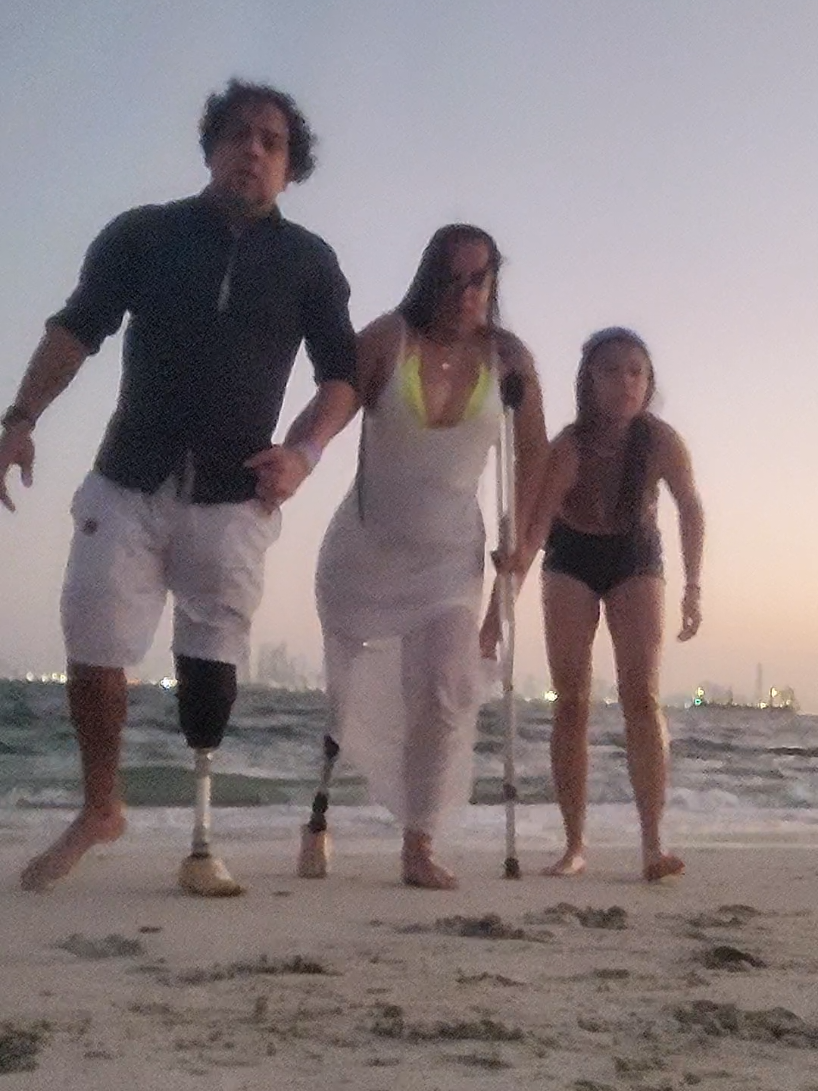 Prosthetic legs + Water + Sand =  We are going down 😅 #fyp #iloveyou #teamo #CRPS #amputee #amputeecouple #amputeelife #amputeestrong #amputeewarriors #amputeetiktok #amputeecommunity #amputeetravel #amputeeawerness #amputeearoundtheworld #anputeelifestyle #abovethekeeamputee #belowthekneeamputee #prosthetic #prostheticleg #amputada #amputado #amputadossinlimites #parejadeamputados #vidadeamputado #protesis #protesisdepierna #strengththroughchallenges #onestepatatime #youarenotalone #yougotthis #disability #disabilityawerness #disabilitypride #disabilityinclusion #disabilityindependance #disabilityinthemedia #disabled  #disablednotlessable #disablednotincapable #discapacidad #discapacidadnoincapacidad #discapacidades #limblossawareness #limbdifference #ottobock #ossur #Colombia #Cartagena #hotelfenixbeach #beach 
