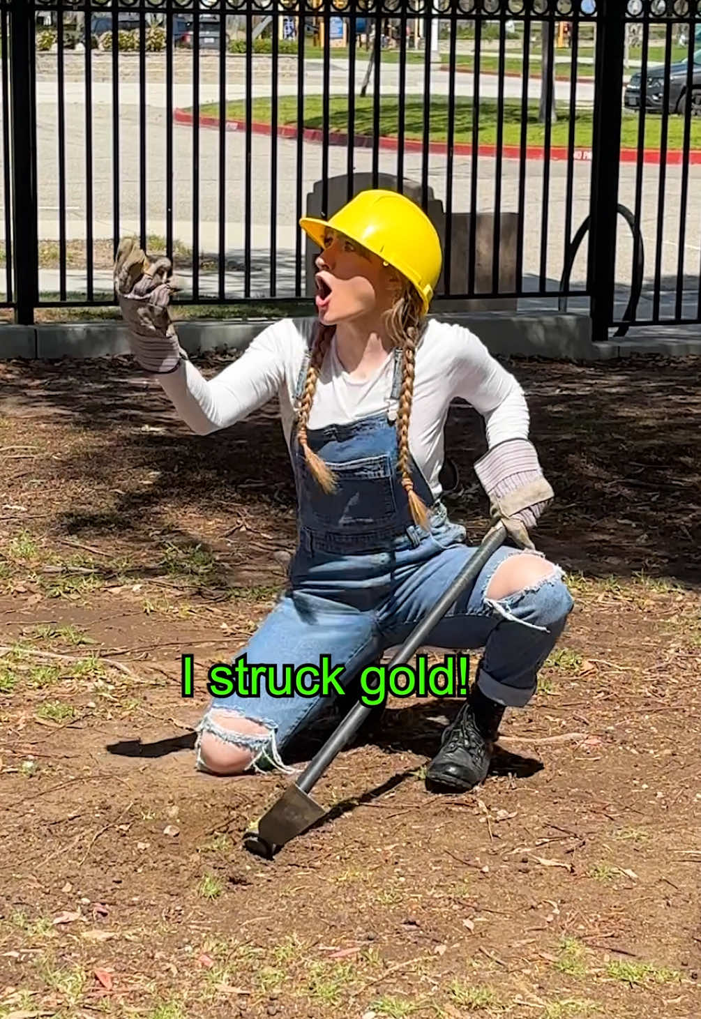 When she’s a gold digger… @Timmy Josten @Ariana Sloan @K I M B E R L Y • H R E Z O 