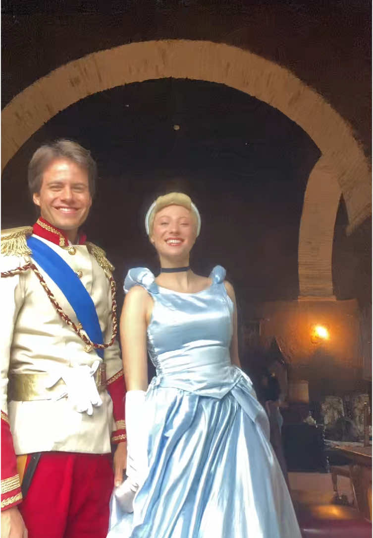 Dopo 16 volte ci siamo riusciti #transitions #cinderella #prince #fyp #castle