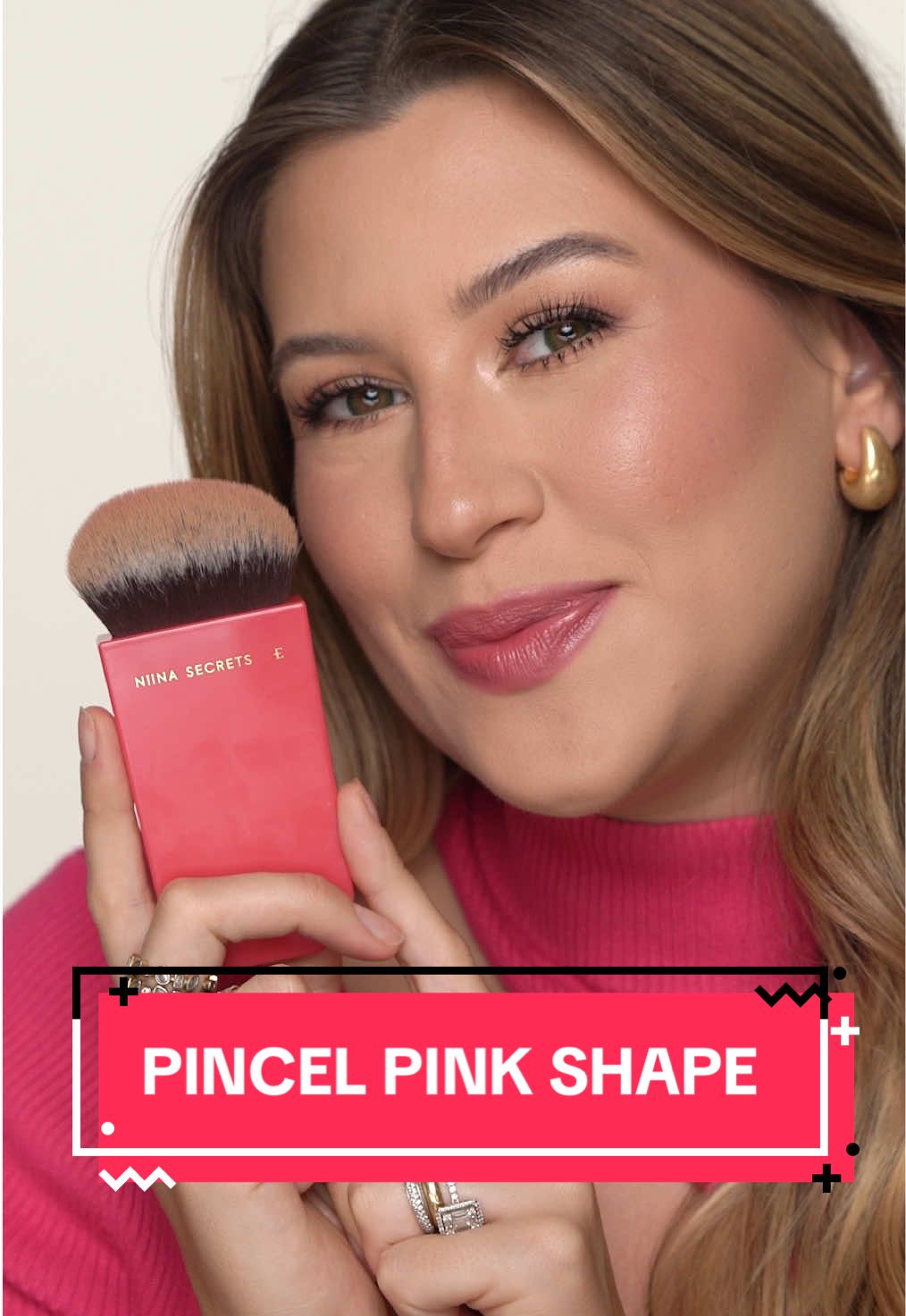 Estamos trazendo acessórios incríveis para #linhaniinasecrets, e amamos trazer formatos diferentes em nossos pincéis. O Pink Shape traz esse formato diferente, acabamento profissional e aplicação uniforme e pode ser usado da forma que você preferir, aceita texturas líquidas, em pó e cremosas, demais né? 