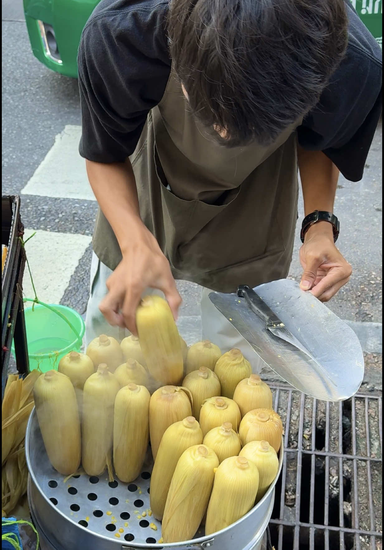 2 Corn Varieties in Bangkok - Fruit Cutting Skills 🔍 Business name  Sweet Corn  📍Address  155/1 Sukhumvit Rd, Khlong Toei Nuea, Watthana, Bangkok 10110, Thailand 💵 Price  20 Baht/$ 0.60 USD