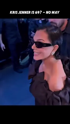 Kris Jenner's new amazing style | She looks stunning #krisjenner #kardashians #paris #facelift #plasticsurgery #paris #vir #treanding #videoviral #fyp #shorts #newviralvideo 