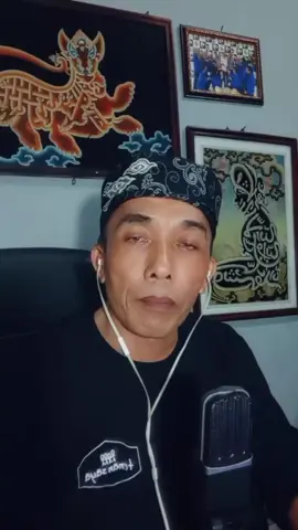 LIVE paling sangit dari Cirebon! Jogregan, wangsalan, dangdut Cirebonan lawas & Info Update siap nemenin malam kamu! Sruput kopine, joget bareng, dan siap ngakak! Setiap malam mulai jam 19.00 WIB Bareng Jums Sangit & Lamsijan di #NgopiBengi Jangan cuma nonton—ikut live, komen, dan jadi bagian dari budaya! #NgopiBengi #JumsSangit #LamsijanLive #JogreganCirebon #DangdutCirebon #Wangsalan #LiveTikTokIndonesia #CirebonAsli #BudayaLokal #PodcastRakyat #HumorCirebonan #tiktoklive #livehighlights 