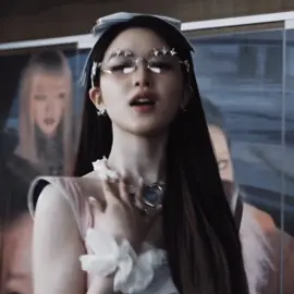 #SHUHUA :: she’s bias wrecking me very hard 😣 … tags: #capcut #shuhua #idle #queencrdle #fyp #fypp 