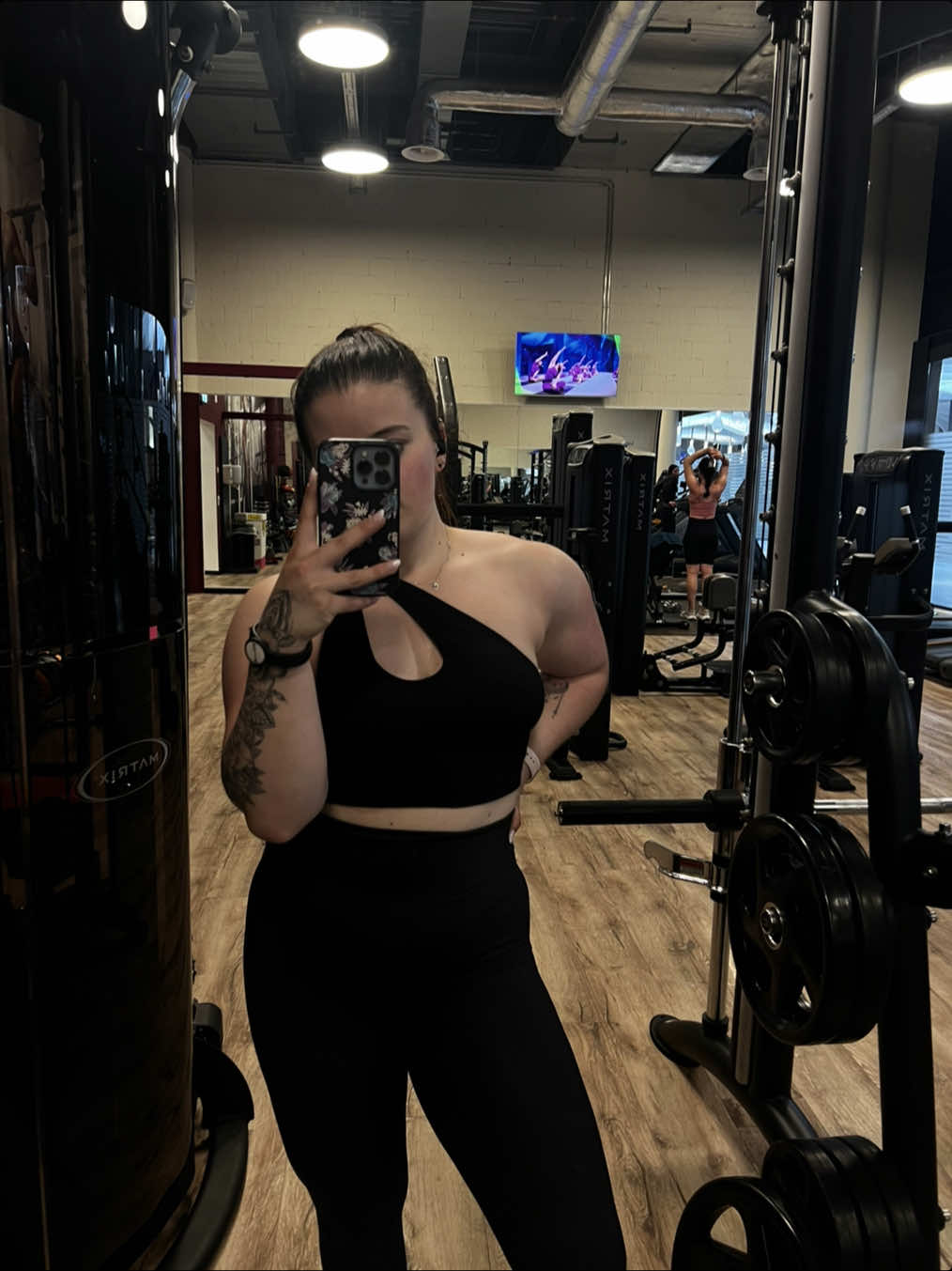 Oui bon 😮‍💨🫠 On a toutes nos points faible non ? 🤷🏻‍♀️ #gymcrush #gymboy #gomuscu #gymgirl #musclemommy #fillemusclée #fy #fyp #pourtoi 